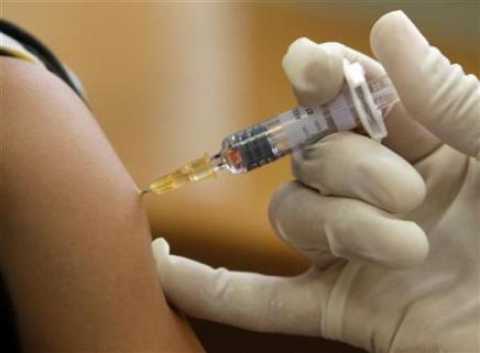 Vaccinazioni, c' chi dice no: si rischierebbero malattie neurologiche